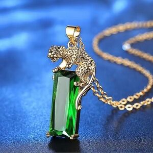 18K Gold Rectangular Emerald With Panther Pendant Necklace